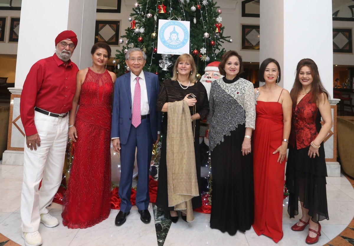 INTERNATIONAL WOMEN'S CLUB OF THAILAND STAGES FUND-RAISING JINGLE AND MINGLE CHRISTMAS GALA DINNER ATTENDED BY DISTINGUISHED GUESTS OF