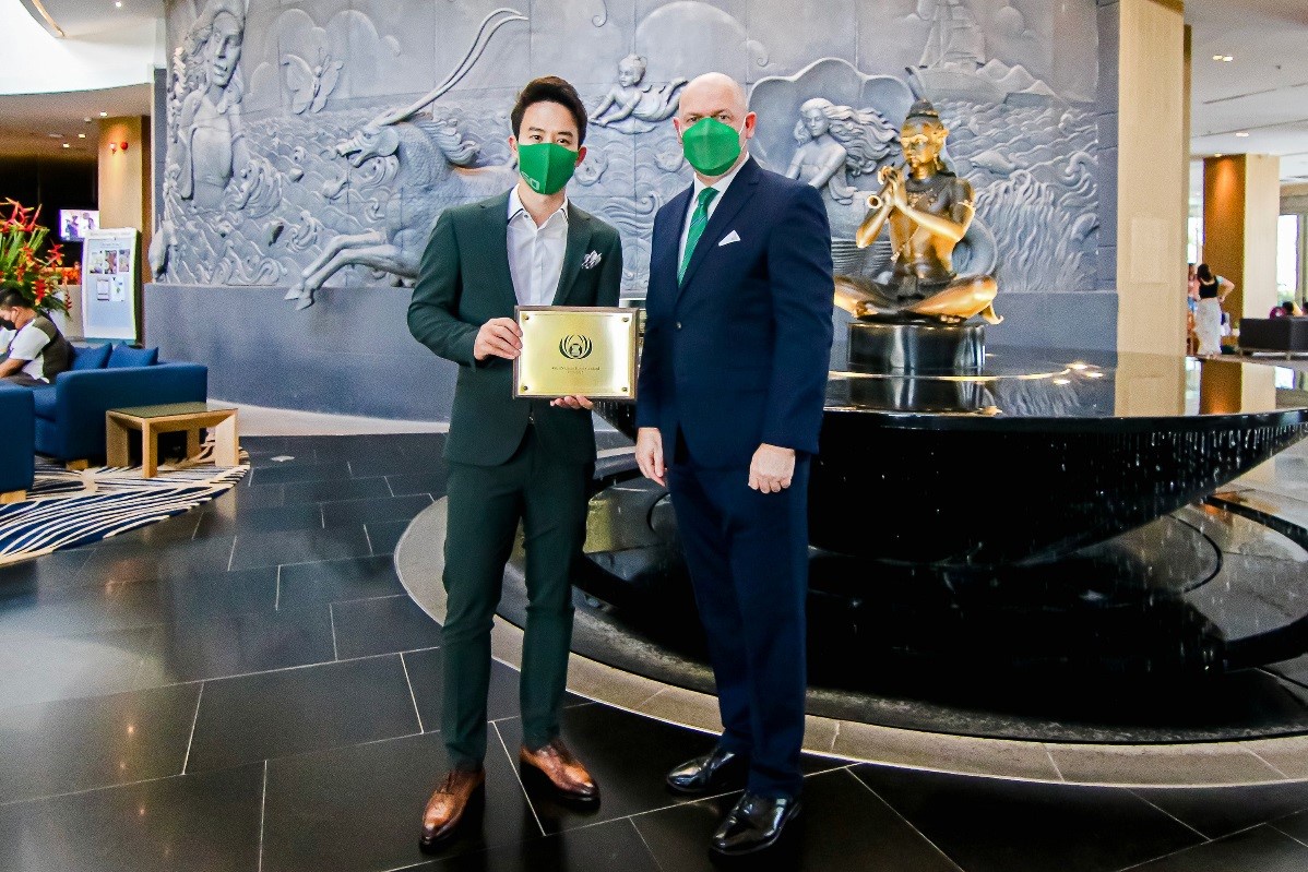 รอยัล คลิฟ พัทยารับรางวัลมาตรฐานโรงแรมสีเขียวอาเซียน ต้นแบบธุรกิจเพื่อการท่องเที่ยวอย่างยั่งยืน