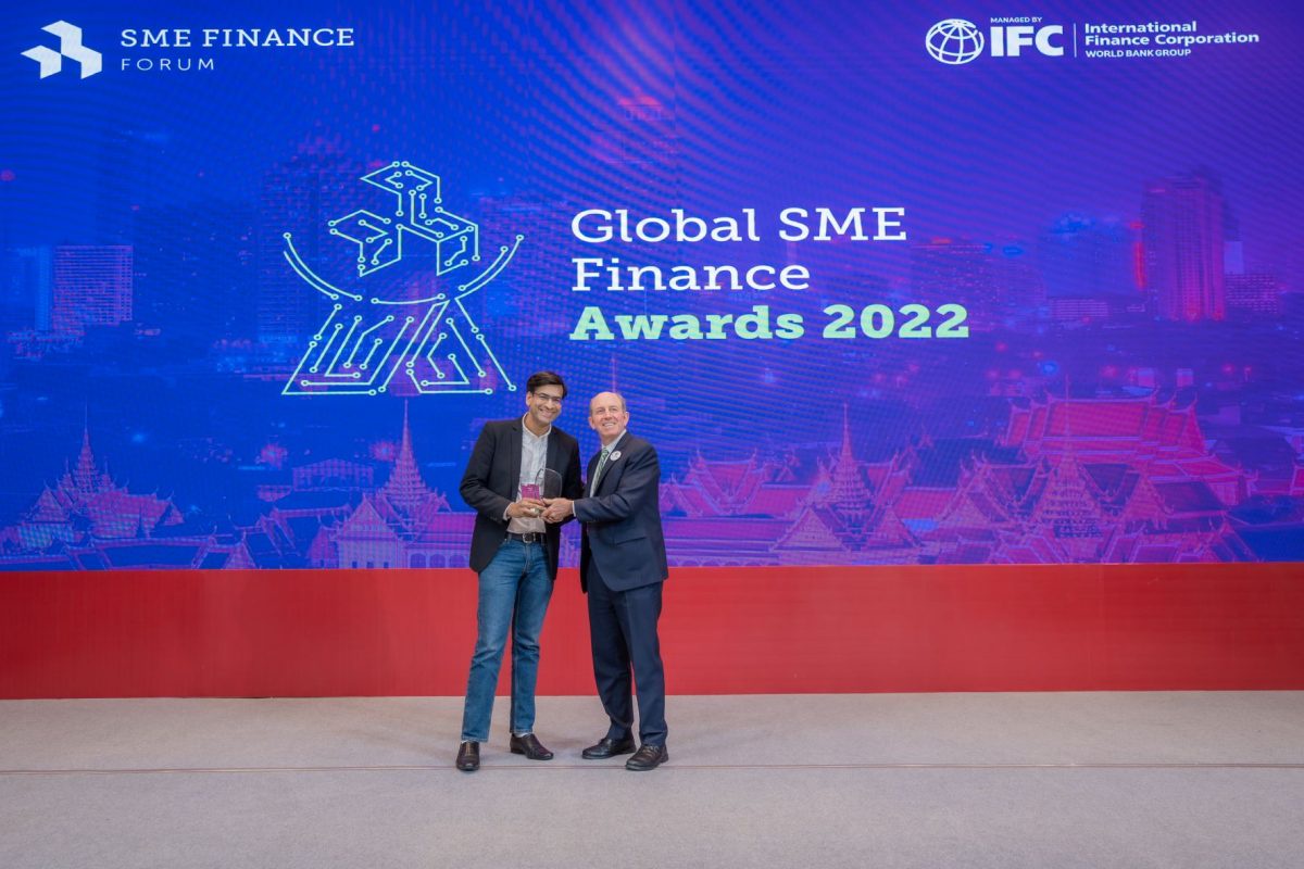 Funding Societies รับรางวัลแพลตตินัมในงาน Global SME Finance Awards 2022 สาขาสถาบันการเงินดีเด่น ที่นำเสนอผลิตภัณฑ์ฟินเทคยอดเยี่ยมให้กับลูกค้า
