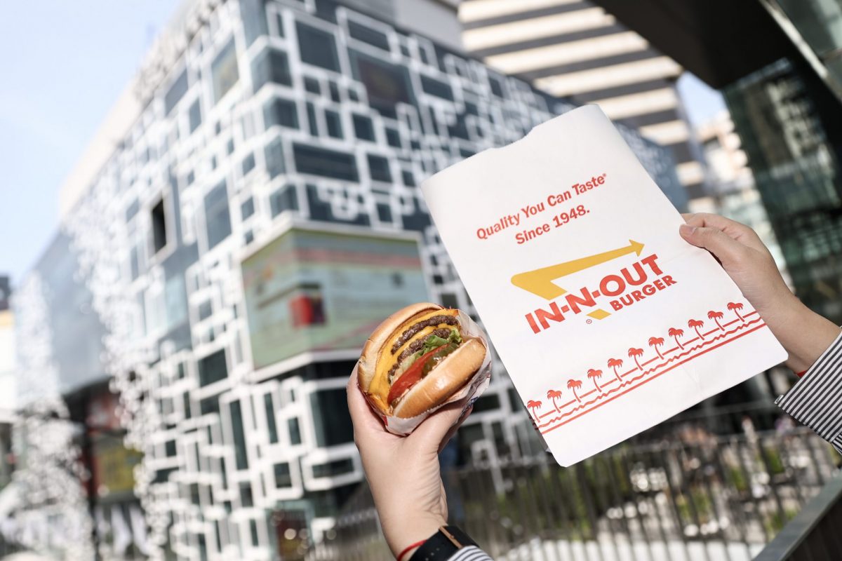 IN-N-OUT Burger เปิดบริการในแบบเอ็กซ์คลูซีฟ ที่ สยามดิสคัฟเวอรี่ สร้างปรากฏการณ์คิวนักชิมแน่นสยาม