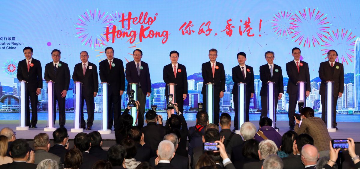 'ฮ่องกง' อ้าแขนกว้างต้อนรับนักท่องเที่ยวจากทั่วโลก เปิดตัวแคมเปญ Hello Hong Kong แจกตั๋วบินฟรี 500,000 ใบ!
