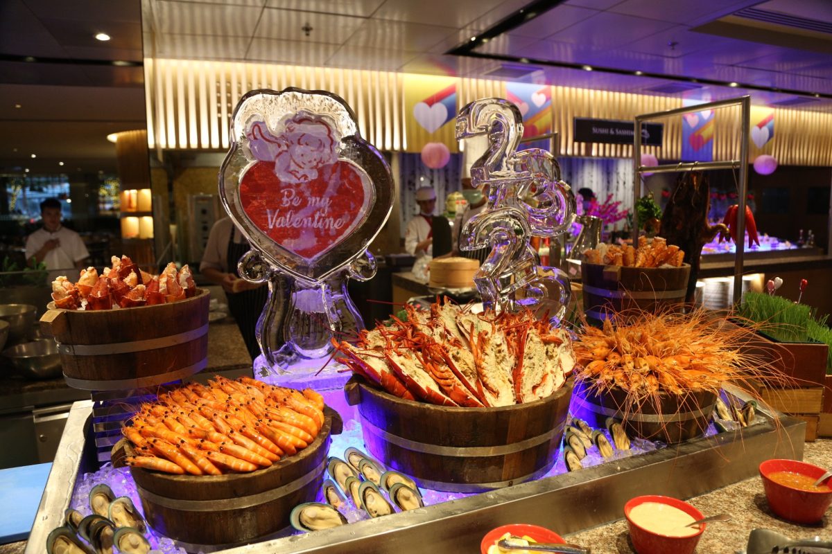 CELEBRATE THE VALENTINE'S DAY 2023 WITH A ROMANTIC VALENTINE'S DINNER BY THE CHAO PHRAYA RIVER AT SHANGRI-LA