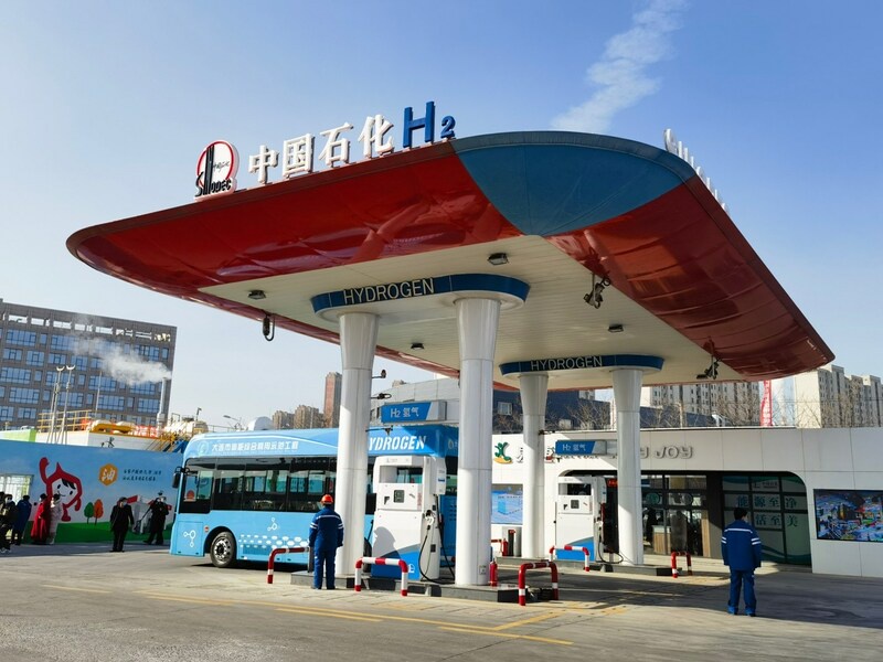 China's First Integrated Methanol-to-Hydrogen and Hydrogen Refueling Service Station Now in Operation