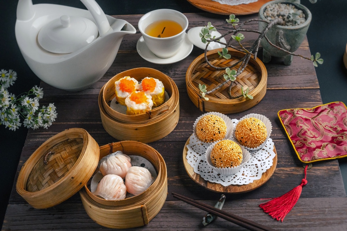Come 4 Pay 3 with Dim Sum Buffet Lunch at Yok Chinese Restaurant