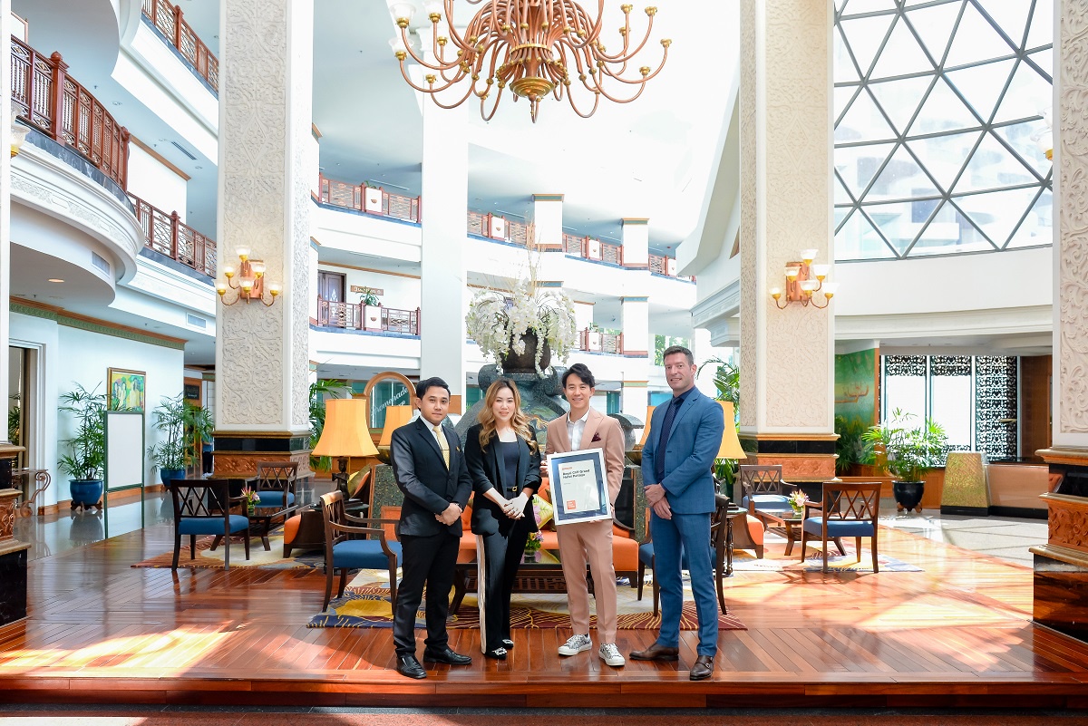 Royal Cliff Grand Hotel Celebrates the First 2023 Kayak Travel Award