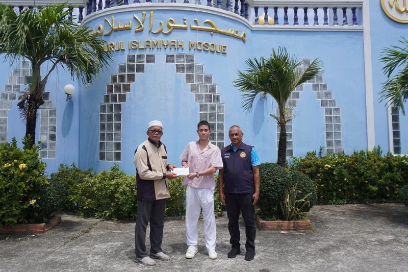 โรงแรมเคปพันวา ภูเก็ต มอบเงินสนับสนุนจำนวน 100,000 บาท ให้กับมัสยิดนูรุ้ลอิสลามิยะฮ์ แหลมพันวา
