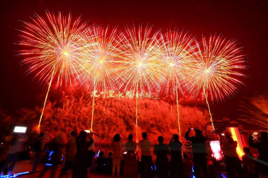 High-tech Firework Show Blooming on Liuyang River