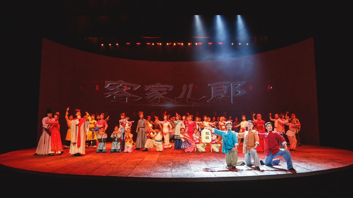 CCTV : Enamored by Jiangxi - Tea Leaf Picking Opera: Exceptional Performances on All Stages