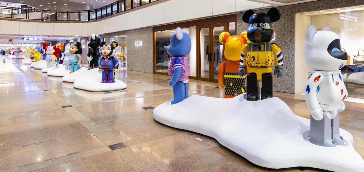 Hong Kong largest mall, Harbour City presents the Disney-themed Christmas event introducing 100 unique 2000% Disney BE@RBRICKs for charity