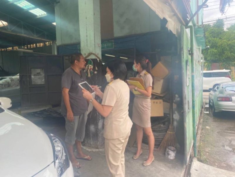 เขตบึงกุ่มรุดแก้ปัญหาเสียงดังและกลิ่นเหม็นจากอู่ซ่อมรถในซอยเสรีไทย 41