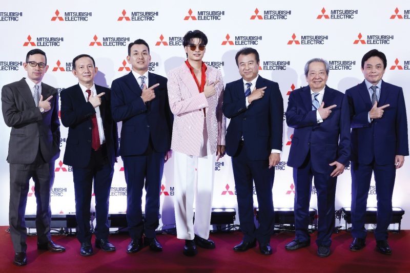 Mitsubishi Electric Kang Yong Watana launch of new Mitsubishi Electric Mr. Slim inverter-sytem XY Series air