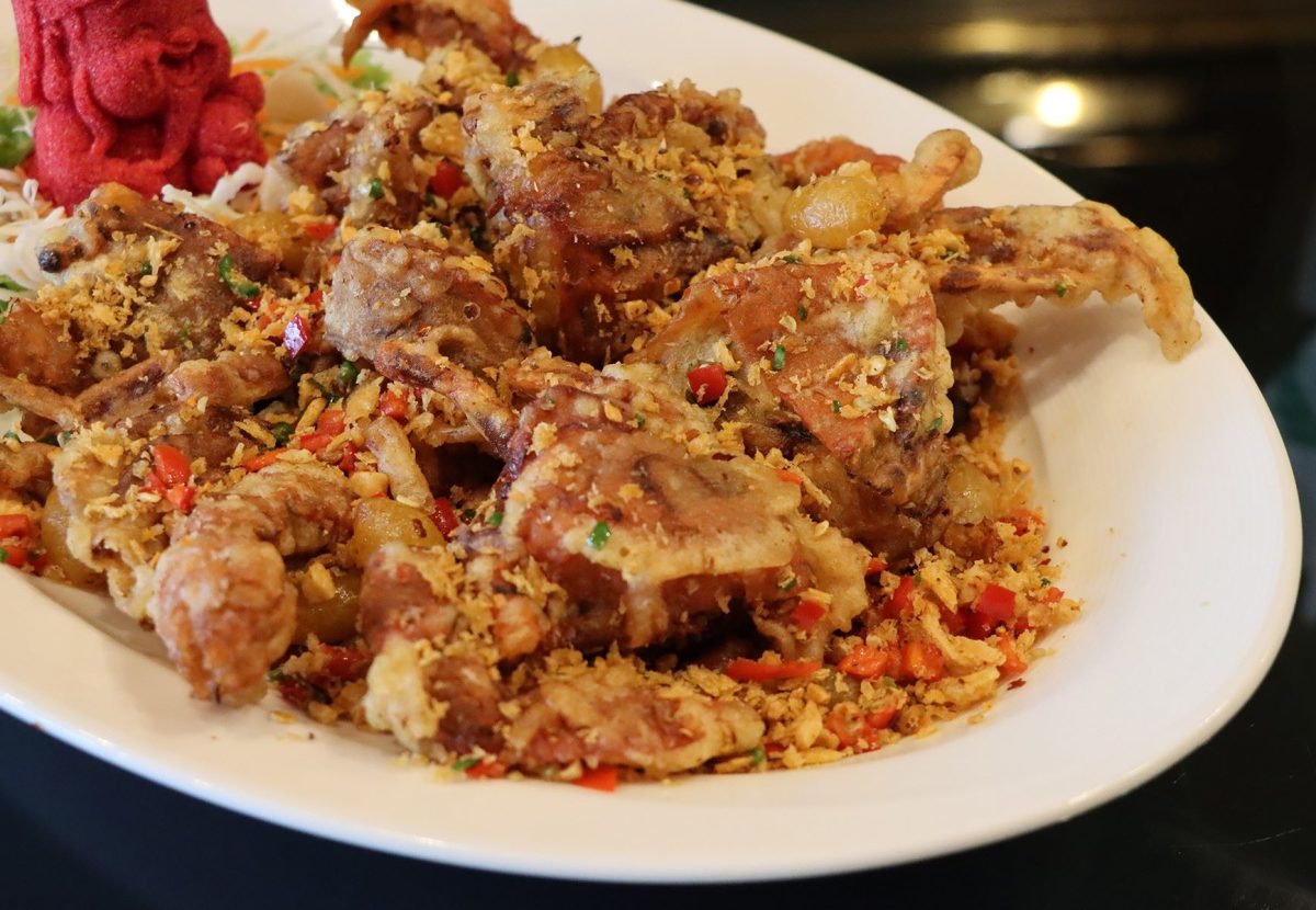 Recommended Menu Stir-fried soft-shell crab with salt and chili