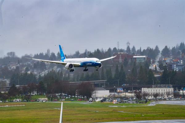 โบอิ้งประกาศความสำเร็จ หลังการขึ้นบินครั้งแรกของเครื่องบิน โบอิ้ง 777X