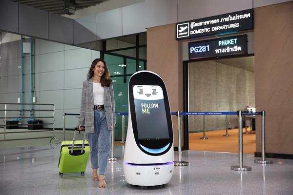 U-Tapao Airport and AIS develop cooperation to next level of Smart Airport Terminal Join to study and test with 5G technology and AI robot to increase the level of service in the airport