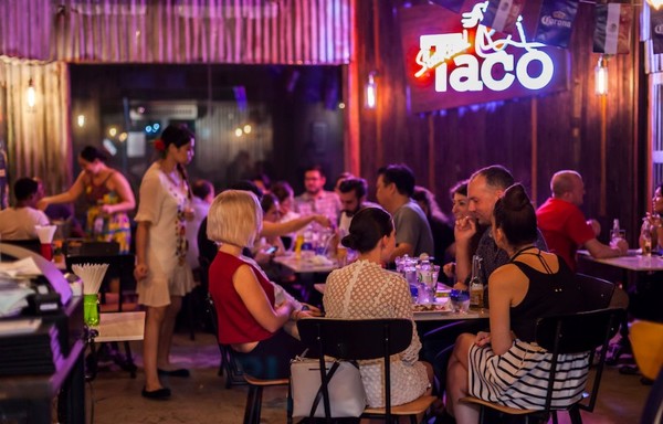 เซ็ตอาหารเม็กซิกันสุดคุ้ม Fiesta Del Taco Party ณ ร้าน Slanted Taco