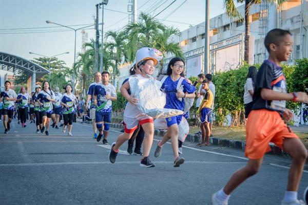 บอย-เกรท-ชิปปี้ คึกคักวอร์มเท้าลงสนามพาวิ่งลงใต้ถิ่นกำเนิดยางพารา จ.ตรัง กับงาน 50th CH3 Charity Infinity Run วิ่งส่งต่อความรักไม่สิ้นสุดกระจายความสุขทั่วไทย