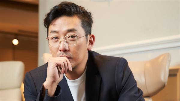 รู้จักนักแสดงตัวพ่อ ฮา จองอู พระเอกแถวหน้าของเกาหลี กับบทบาทครั้งใหม่ในหนังสยองขวัญแฝงปริศนา The Closet ตู้นรกไม่ได้ผุด ไม่ได้เกิด