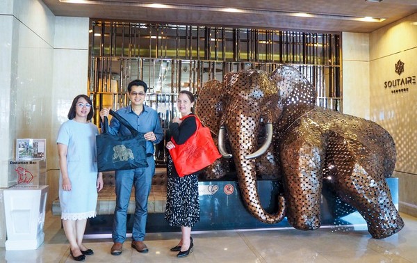 โรงแรมโซลิแทร์ กรุงเทพฯ มอบบริจาคเงินให้แก่ มูลนิธิช้างแห่งประเทศไทย เนื่องในวันช้างไทยประจำปี 63