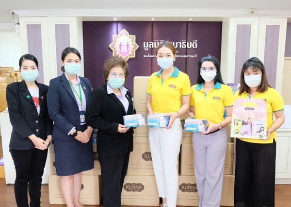 คันนา ร่วมแรงส่งหน้ากากอนามัยให้มูลนิธิรามาธิบดีฯ และขนมคันนาช่วยผลักดันยอดผู้บริจาคโลหิตสภากาชาดไทย