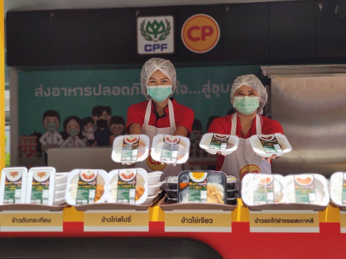 Ministry of Agriculture and CPF deploy food truck to serve people affected by COVID-19