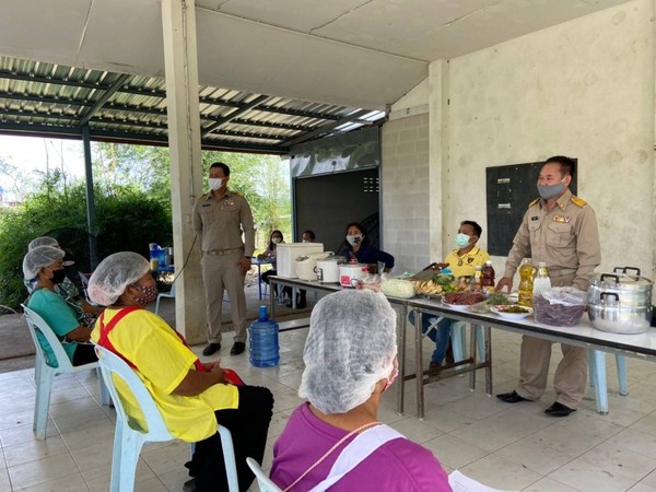 ภาพข่าว: สนพ.ลพบุรี ฝึกยกระดับฝีมือ สาขาการประกอบอาหารไทย ให้แก่ผู้ที่ได้รับผลกระทบจากสถานการณ์การแพร่ระบาดเชื้อไวรัส COVID-19