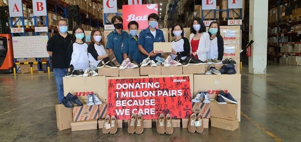 ภาพข่าว: บาจา (ประเทศไทย) ส่งมอบรองเท้าแทนความหวงใยให้กับมูลนิธิป่อเต็กตึ๊ง