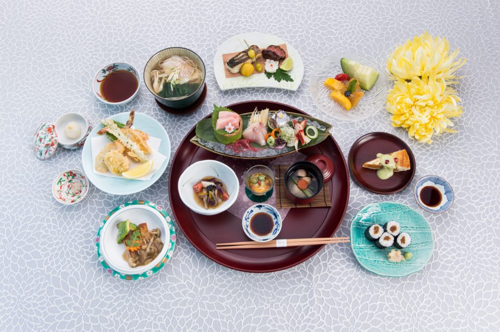 ฉลองเทศกาลดอกเบญจมาศของประเทศญี่ปุ่น กับเมนูอาหารชุดพิเศษ ที่ห้องอาหารยามาซาโตะ