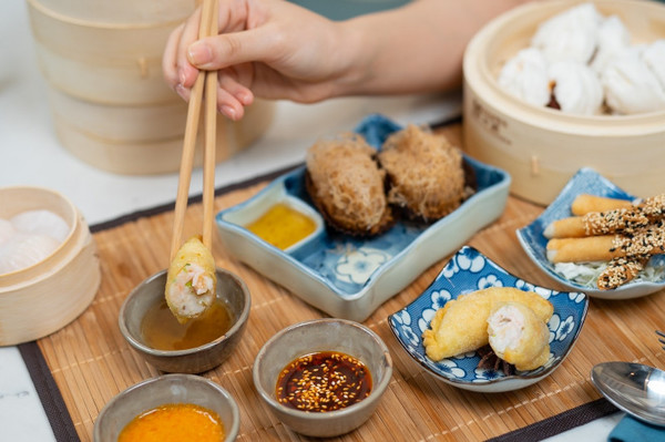 'YANG ชวนฟินกับอาหารฮ่องกงสูตรต้นตำรับ ในร้านอาหารดีไซน์ชิค พร้อมรวมมื้ออร่อยง่าย ๆ สไตล์ Modern Hong Kong