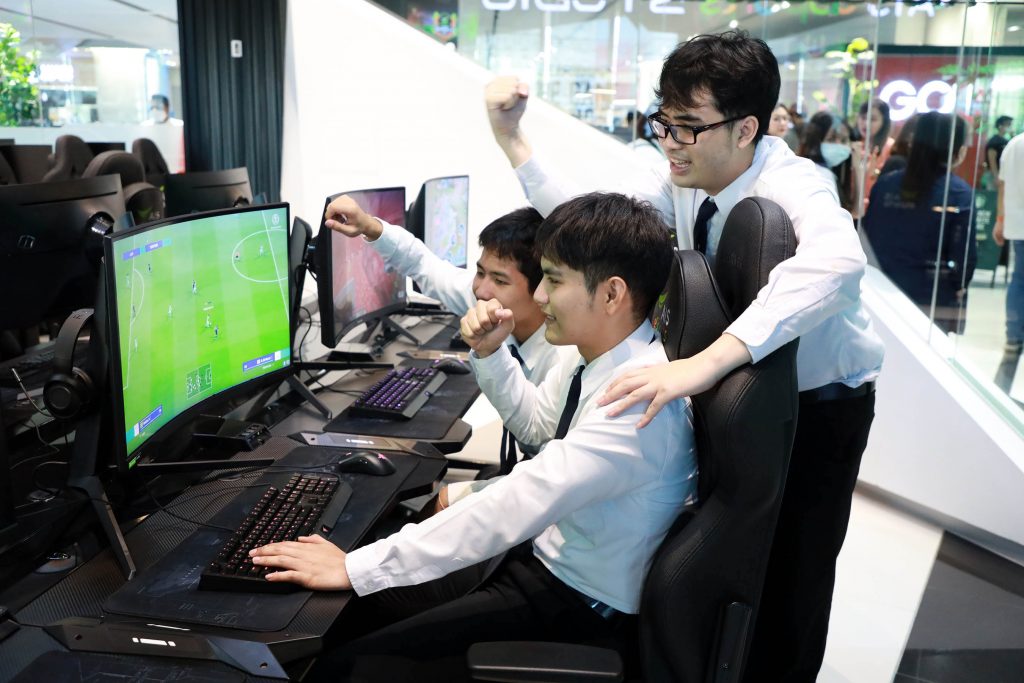 AIS joins the University Sports Board of Thailand, King Mongkut's Institute of Technology Ladkrabang and Samsung in AIS 5G eSports U-League 2020