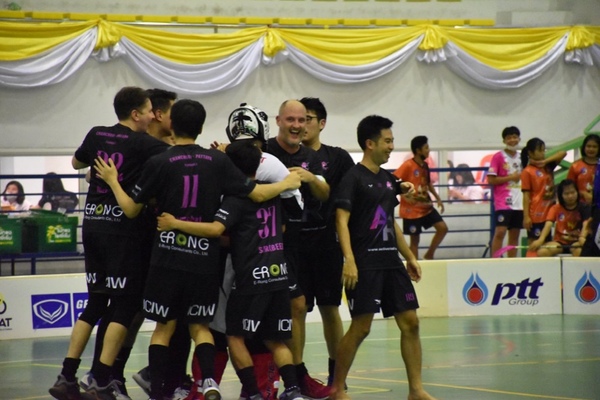 ทีมลุ้นอันดับหนึ่งจามจุรี-พัทยา คว้ารองชนะเลิศอันดับหนึ่งในการแข่งขัน พีทีที ฟลอร์บอล ชิงชนะเลิศแห่งประเทศไทย ประจำปี 2563
