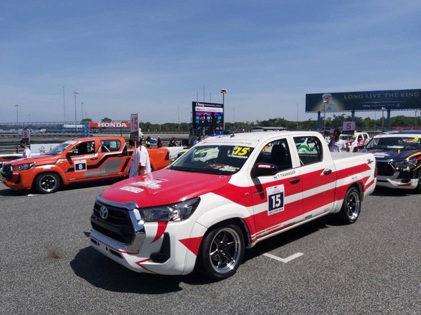 แอ็กซอลตา ร่วมออกบูธแสดงสินค้า ณ สนามแข่งขัน โตโยต้า กาซู เรซซิ่ง มอเตอร์สปอร์ต (TOYOTA GAZOO RACING MOTORSPORT)