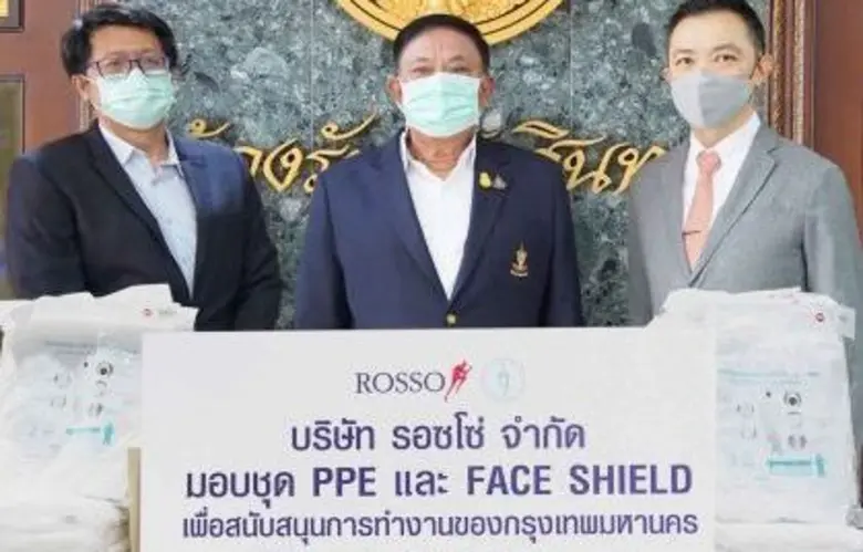 รอซโซ่ มอบชุด PPE และ Face Shield สู้ภัยโควิด-19 ให้ กทม.