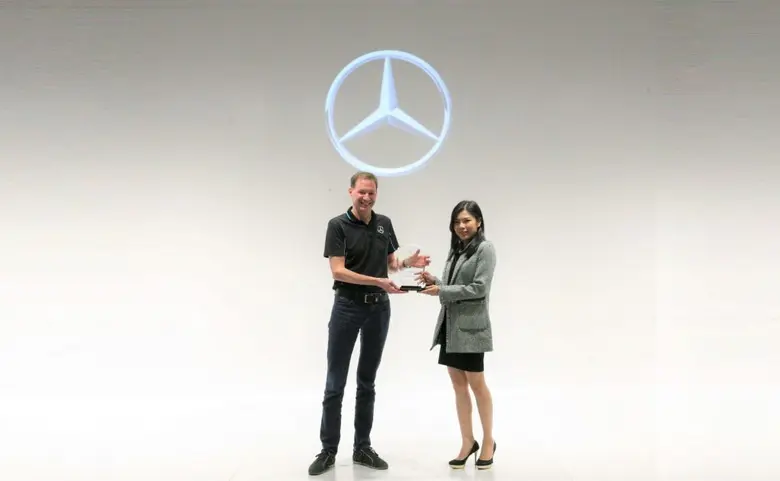 เฮงเค็ล ได้รับรางวัล Supplier Performance Excellence Award  จากเมอร์เซเดส-เบนซ์ แมนูแฟคเจอริ่ง (ประเทศไทย)