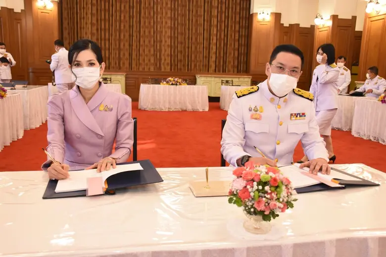 "พุทธิพงษ์" พร้อมคณะผู้บริหารฯ ดีอีเอส ร่วมลงนามถวายพระพร เยี่ยมสมเด็จพระกนิษฐาธิราชเจ้า กรมสมเด็จพระเทพรัตนราชสุดาฯ