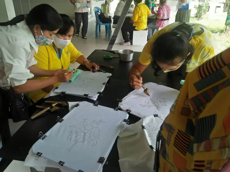 สพร 22 นครศรีธรรมราช เปิดฝึกอาชีพเสริม "การทำผ้าบาติก"