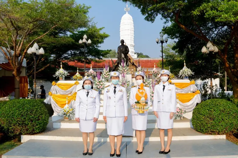 วว.ร่วมวางพานพุ่ม ถวายราชสักการะพระบาทสมเด็จพระพุทธเลิศหล้านภาลัย เนื่องในวันคล้ายวันพระบรมราชสมภพ