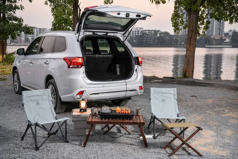 MITSUBISHI OUTLANDER PHEV The Europe's Best-selling Plug-in Hybrid SUV in 2020