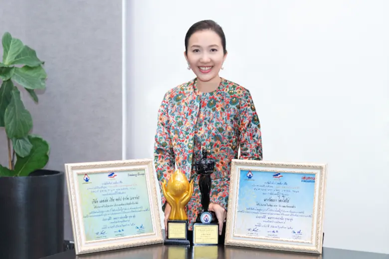 นางวัลลภา ไตรโสรัส ประธานเจ้าหน้าที่บริหารและกรรมการผู้จัดการใหญ่ บริษัท แอสเสท เวิร์ด คอร์ป ได้รับการประกาศเกียรติคุณรางวัล "บุคคลตัวอย่างแห่งปี"