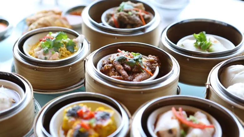 อิ่มอร่อยโดนใจทุกคำ กับบุฟเฟต์ติ่มซำไส้แน่นๆ ณ ห้องอาหารจีนไดนาสตี้, โรงแรมเซ็นทาราแกรนด์ฯ เซ็นทรัลเวิลด์