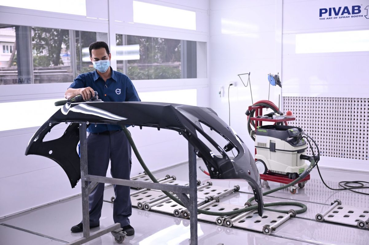 วอลโว่ เปิดแผนยกระดับมาตรฐานศูนย์บริการ ซ่อมตัวถังและสีแบบครบวงจร  "Volvo Certified Damage Repair Centre"