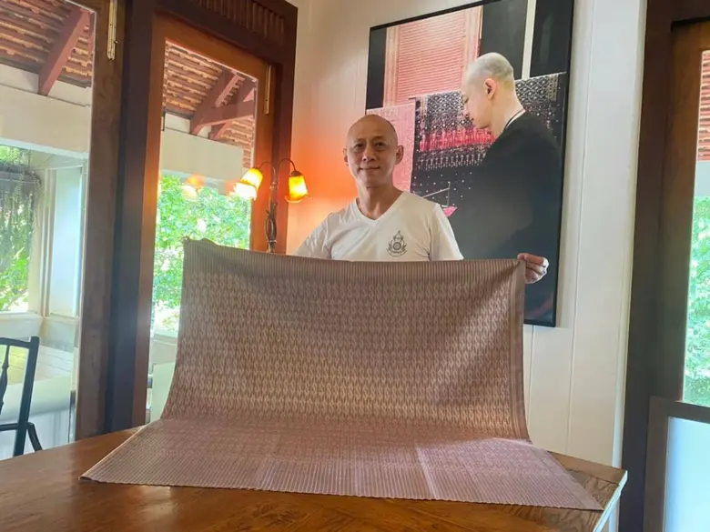 พช.อุบลฯ สืบสานผ้าไทยงดงาม "ผ้ามัดหมี่ลายขอเจ้าฟ้าสิริวัณณวรีฯ"