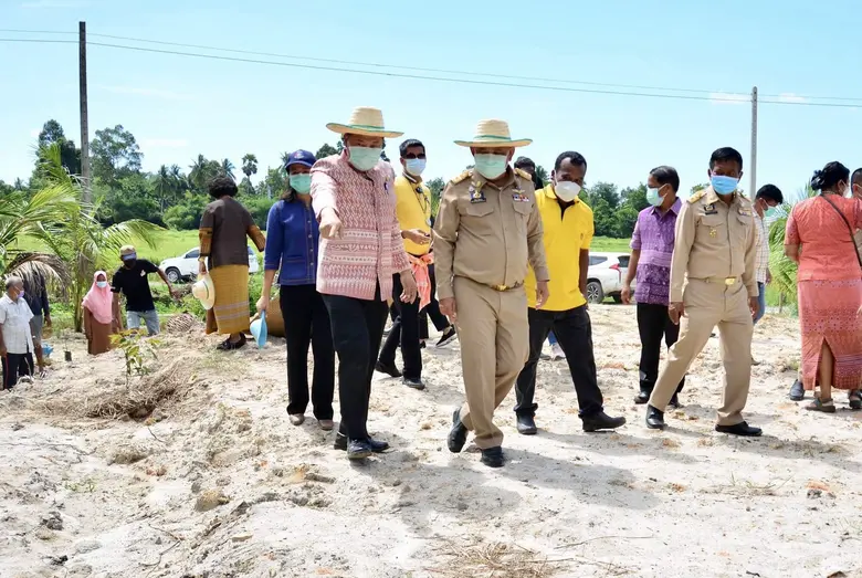 อธิบดี พช. ลงพื้นที่ฟังเสียงประชาชน พร้อมตรวจเยี่ยม "โคก หนอง นา พช." อำเภอพรหมคีรี