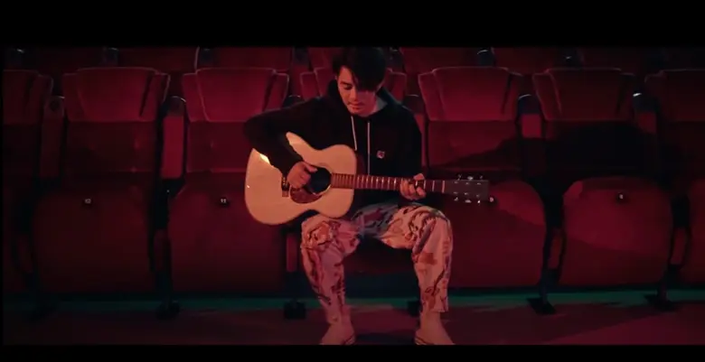 ละมุนต่อกับแด๊ดดี้ "แม็กซ์ เจนมานะ" นำเพลง "Crybaby" มิกซ์เมโลดี้พร้อมคัฟเวอร์ใหม่ในเวอร์ชั่น Acoustic ฟังพร้อมกัน 10 กรกฎาคม นี้!!