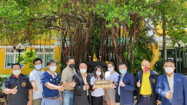 สถาบันเทคโนโลยีปทุมวัน รับมอบ ผลิตภัณฑ์ "For Fever" ยาสามัญประจำบ้าน