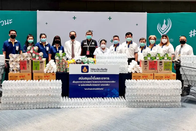 วิริยะประกันภัยมอบน้ำดื่ม-อาหารส่งกำลังใจทีมแพทย์  จุดฉีดวัคซีน เซ็นทรัลโคราช สู้ภัยโควิด-19