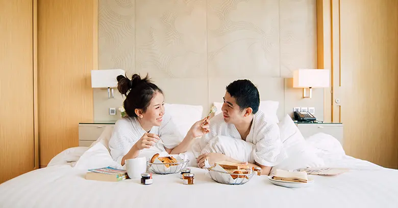เปลี่ยนบรรยากาศในการพักผ่อนในราคาสุดคุ้มค่ากับแพ็คเกจ Stay for Free ที่โรงแรมแมริออท กรุงเทพฯ สุขุมวิท