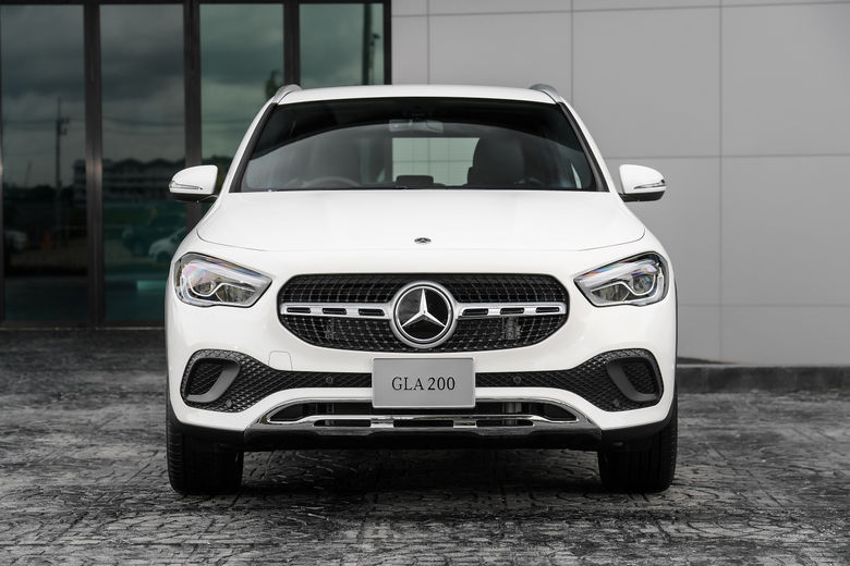 เมอร์เซเดส-เบนซ์ ส่ง "Mercedes-Benz GLA 200 Progressive" ใหม่ เติมความร้อนแรงให้ตลาดรถยนต์คอมแพ็คเอสยูวี ในราคา 2,199,000 บาท