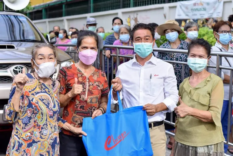 CHAYO เดินหน้าช่วยเหลือประชาชนมอบถุงยังชีพย่านห้วยขวาง