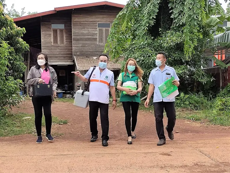 'นพ.สสจ.นครพนม' ออกพื้นที่ ตรวจเยี่ยม-ฉีดวัคซีนโควิดฯ อ.ปลาปาก-นาทม
