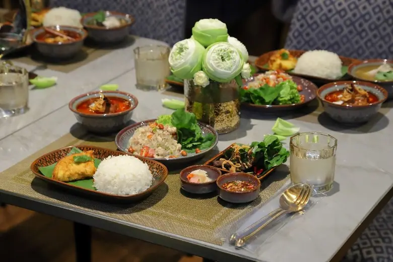 "Thonglor Thai Cuisine" offers a special promotion when ordering via official LINE account: @thonglorcuisine throughout this September